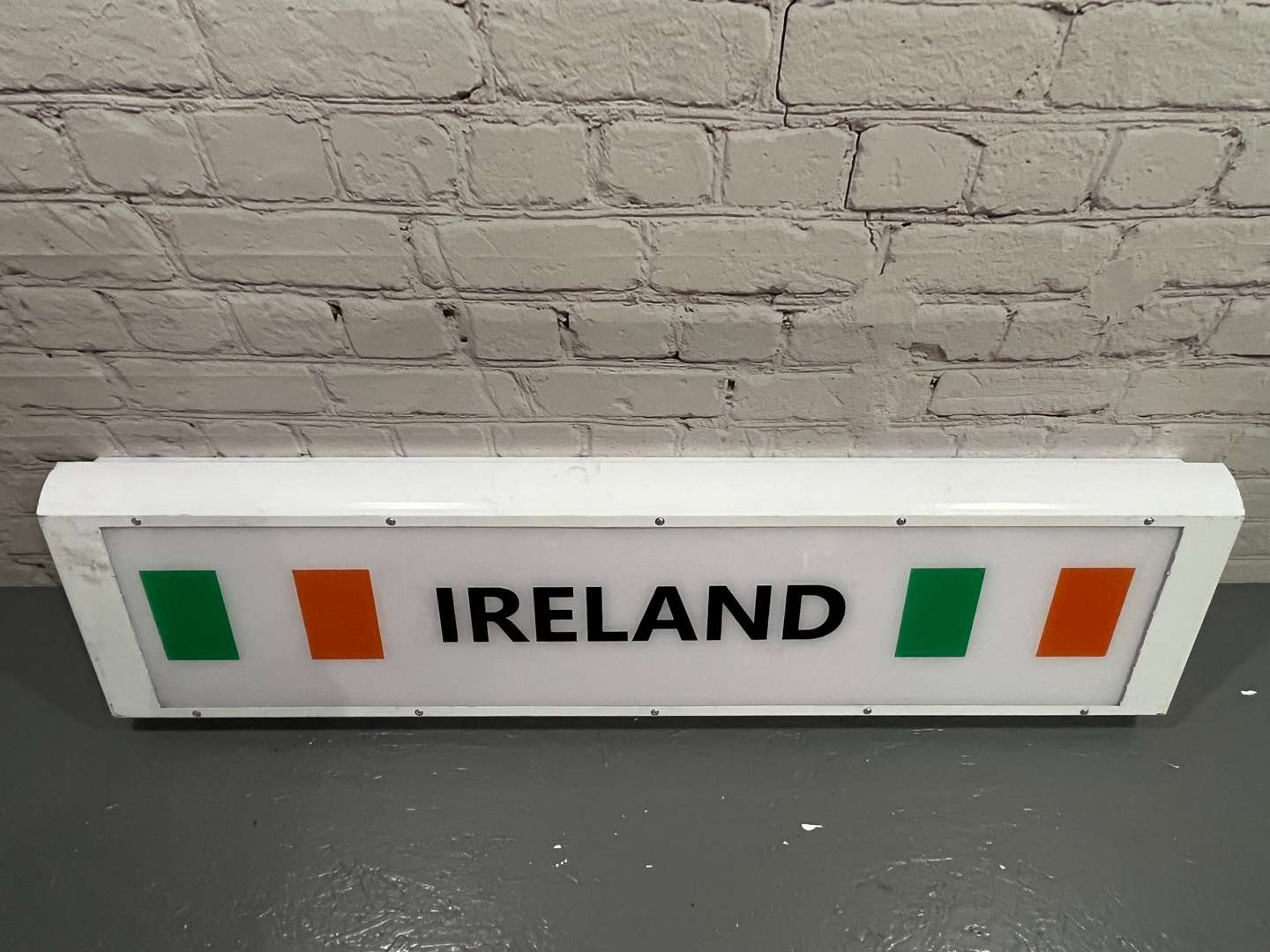 <p>Ireland Illuminated Sign</p>
