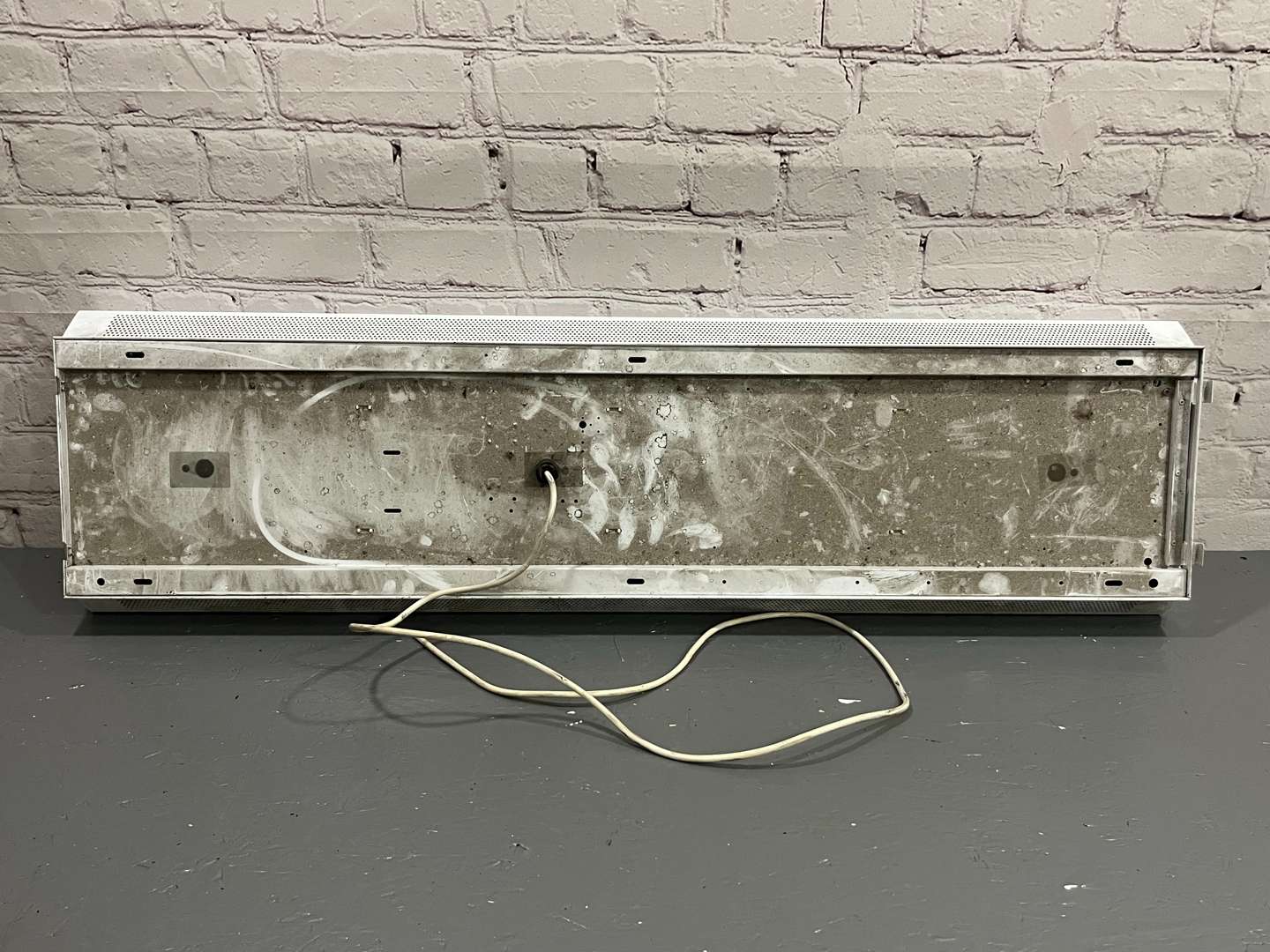 <p>Mercedes AMG Illuminated Sign&nbsp;</p>