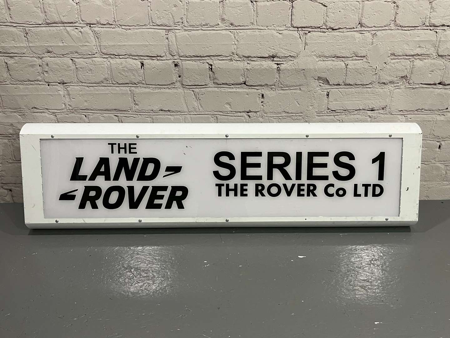 <p>Land Rover Series 1 Illuminated Sign&nbsp;&nbsp;</p>