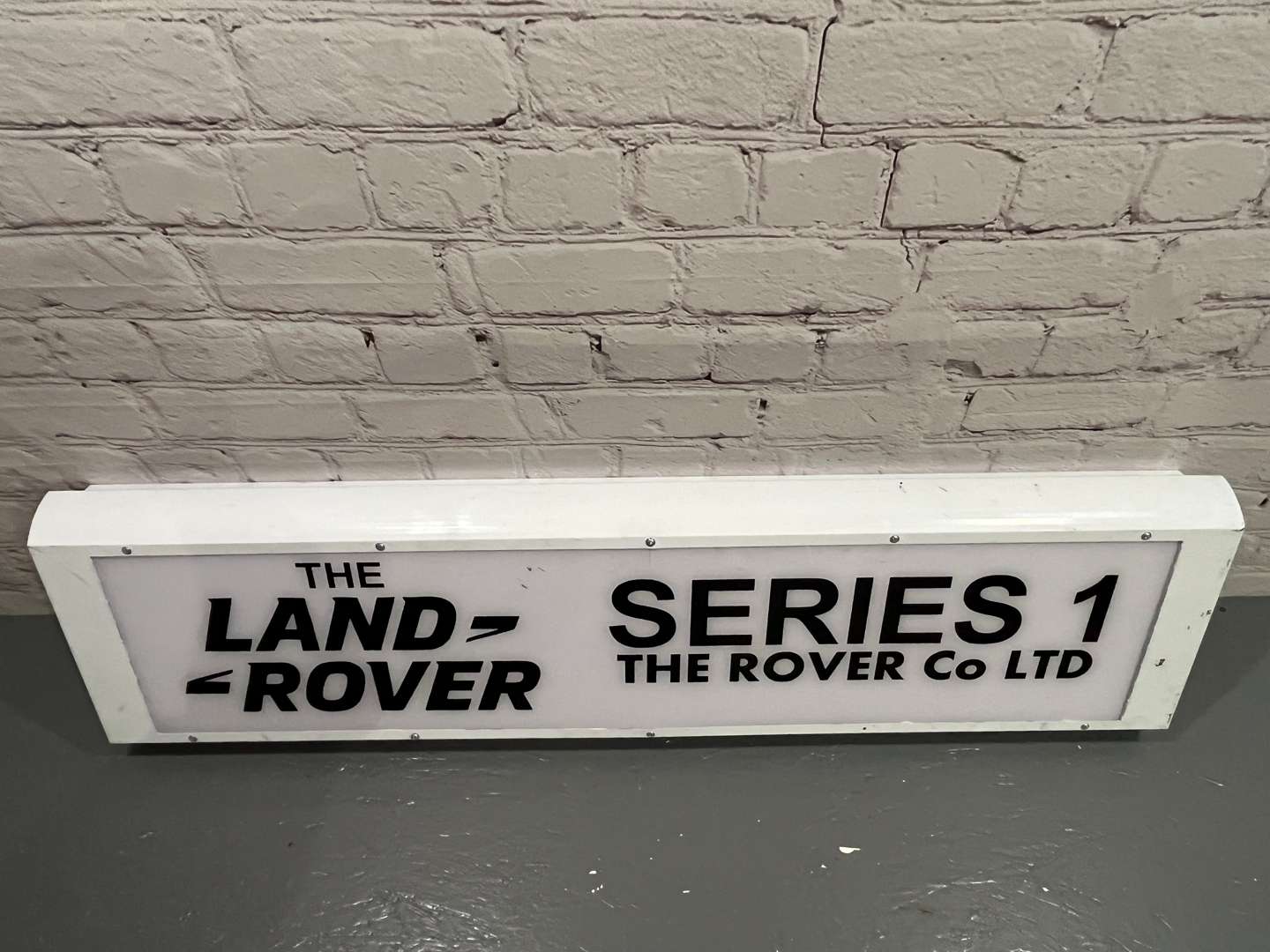 <p>Land Rover Series 1 Illuminated Sign&nbsp;&nbsp;</p>