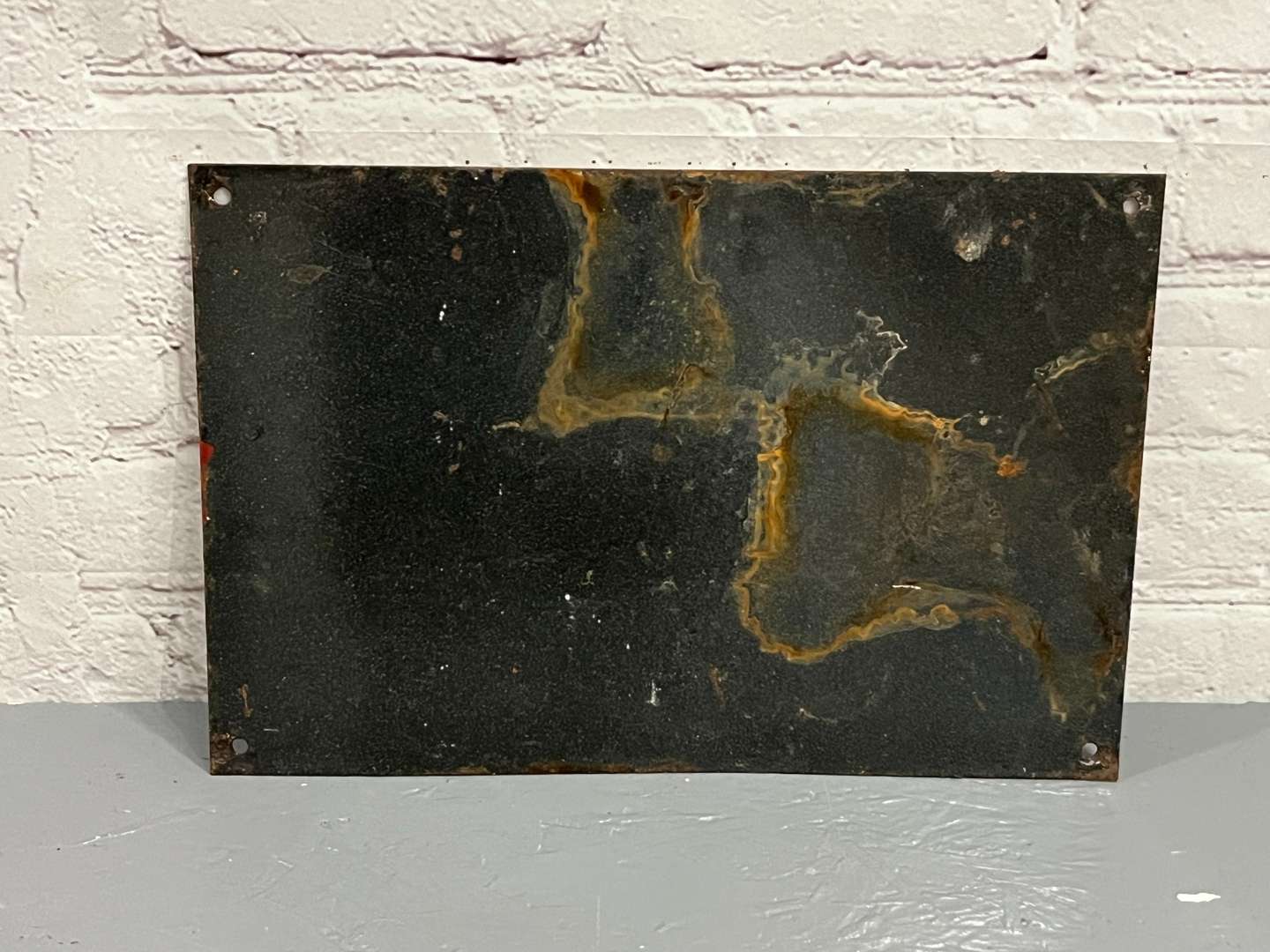 <p>Diamond Tires Enamel Sign</p>