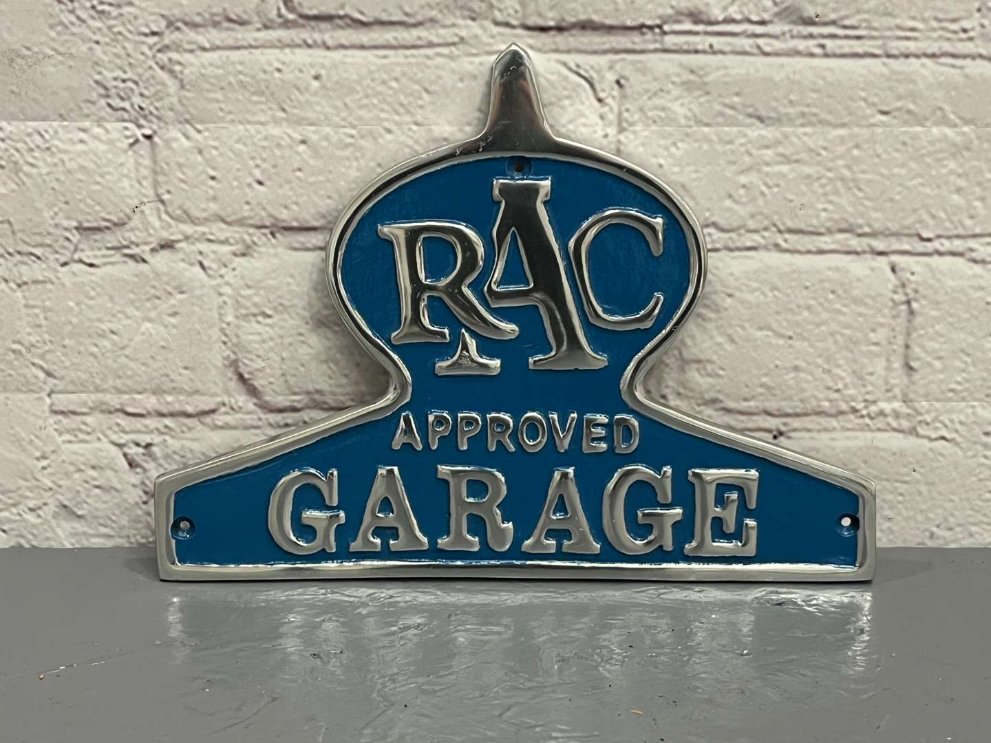 <p>RAC Approved Garage Cast Aluminium Sign</p>