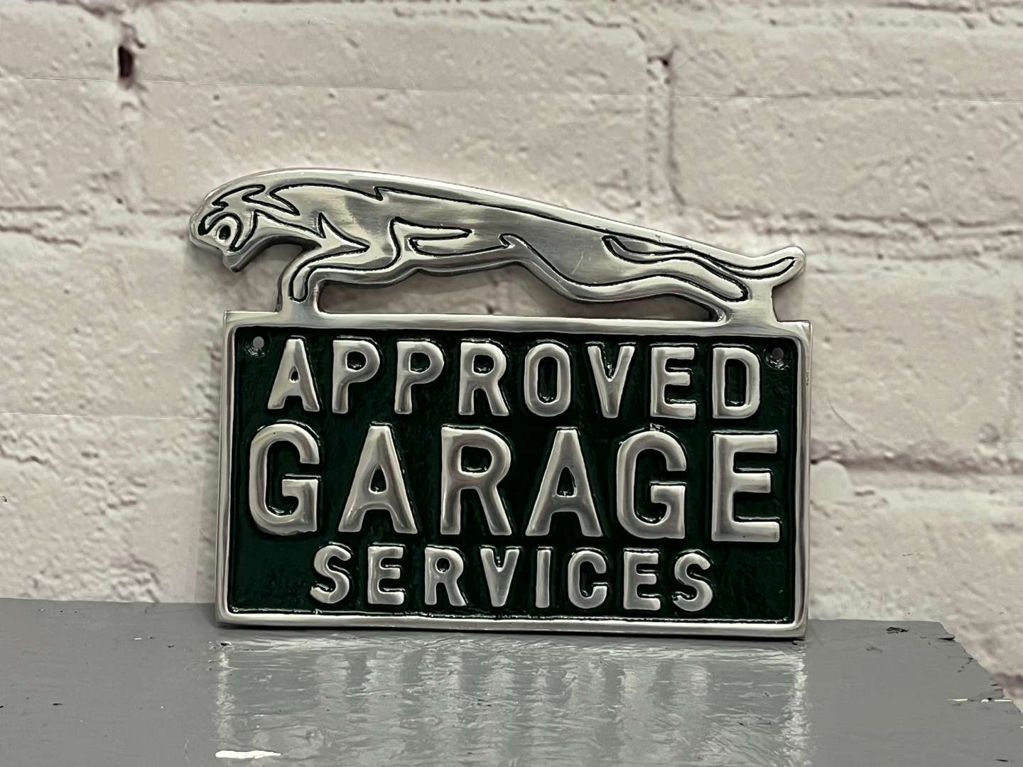 <p>Jaguar Approved Garage Service Aluminium Sign</p>