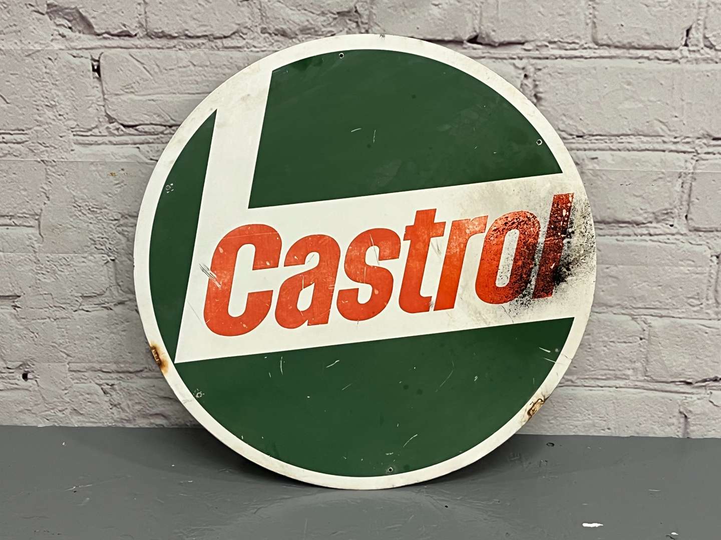 <p>Castrol Aluminium Circular Sign</p>