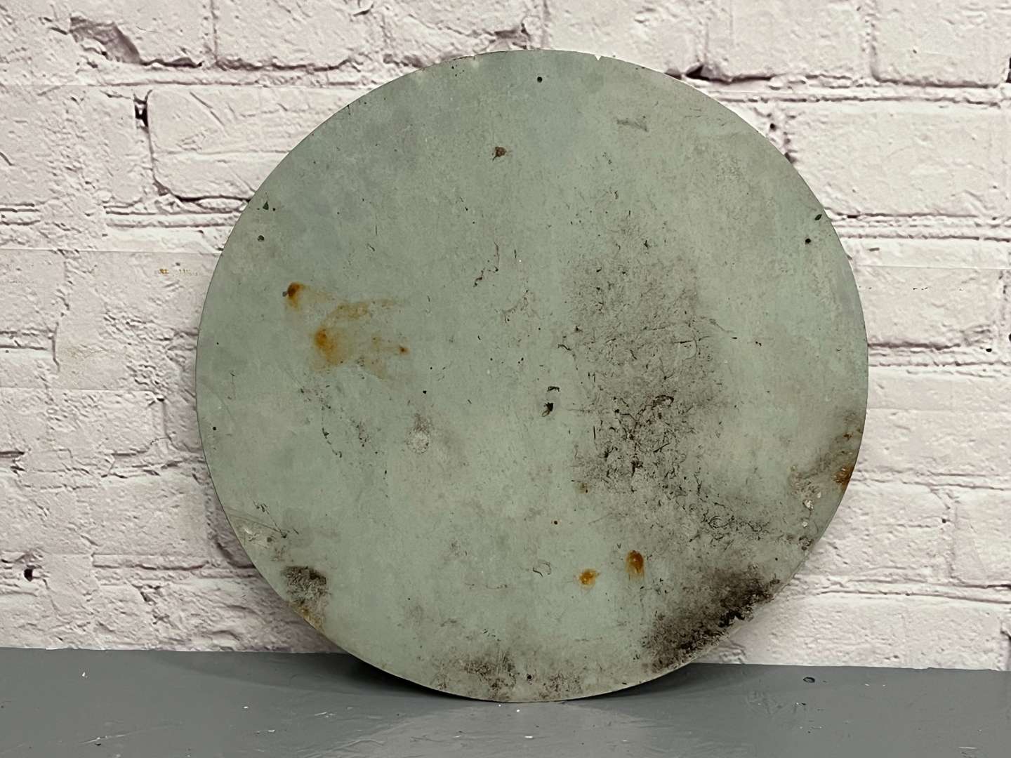 <p>Castrol Aluminium Circular Sign</p>