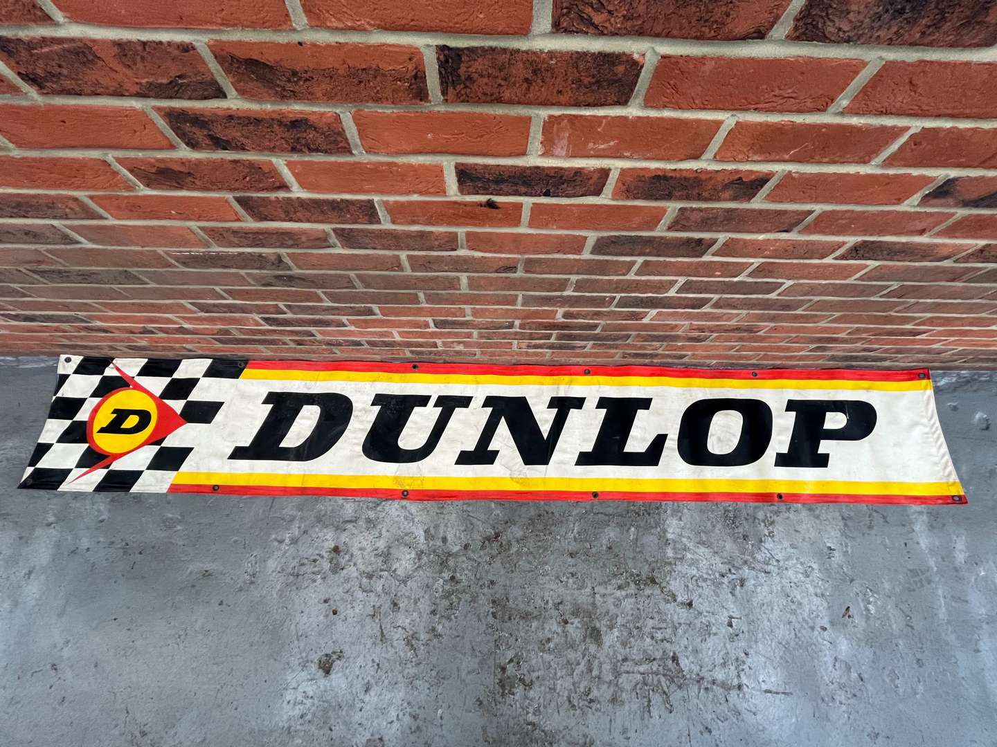 <p>Dunlop Original Banner</p>