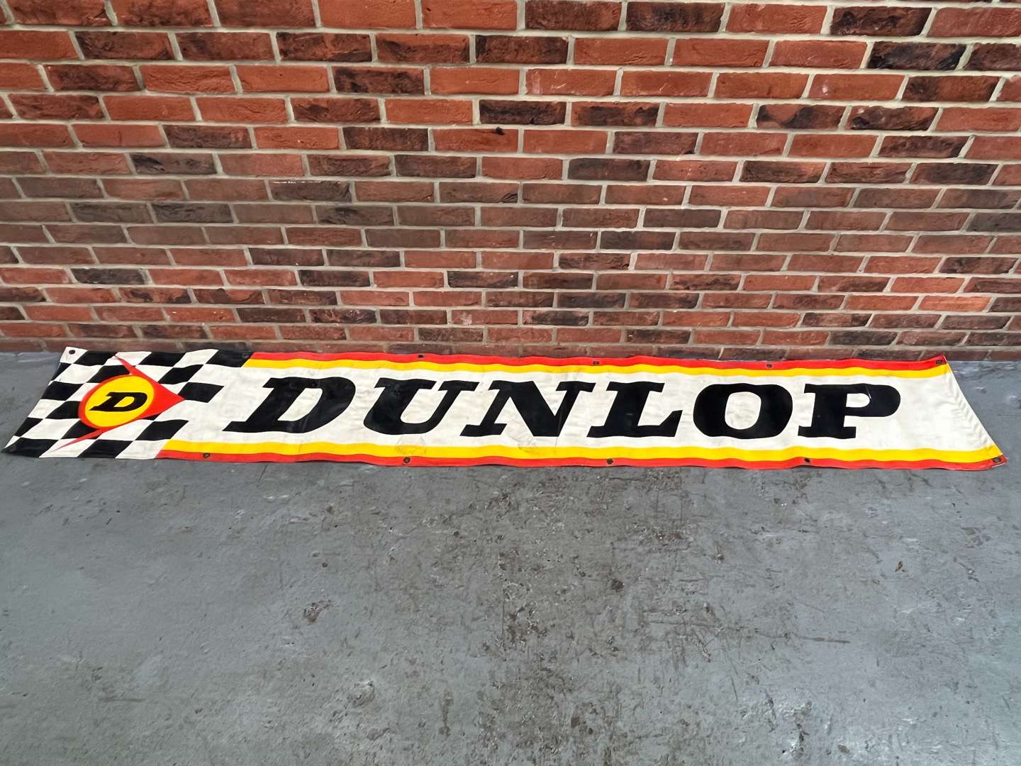 <p>Dunlop Original Banner</p>