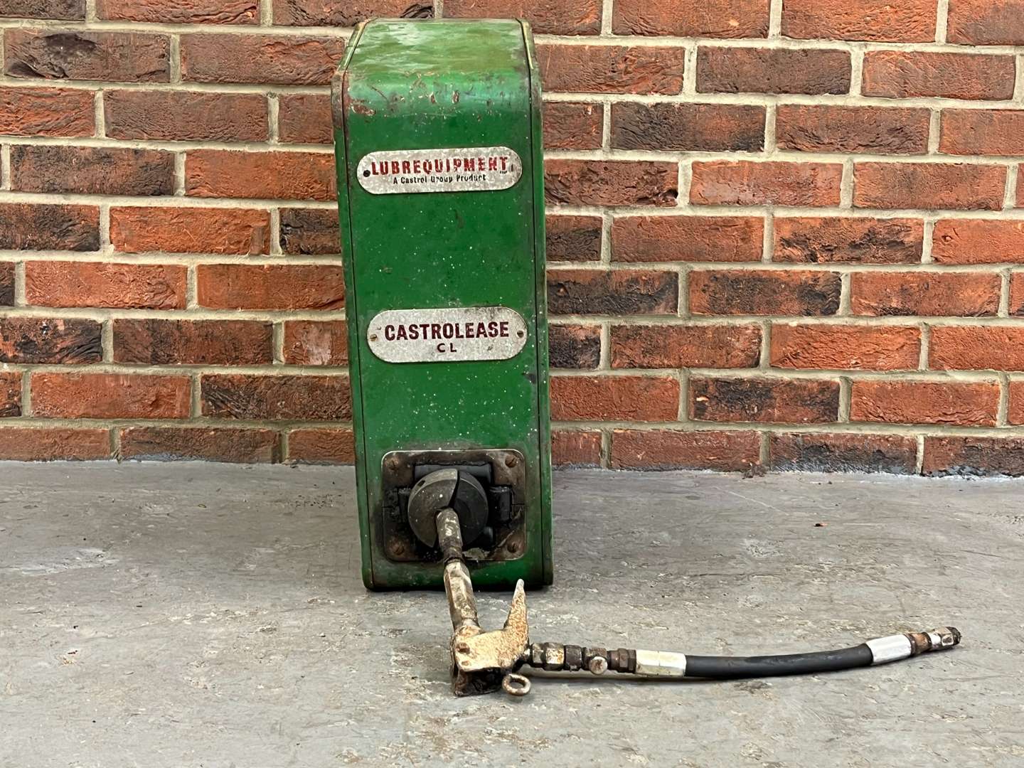 <p>Castrol Wall Mounted Grease Line</p>