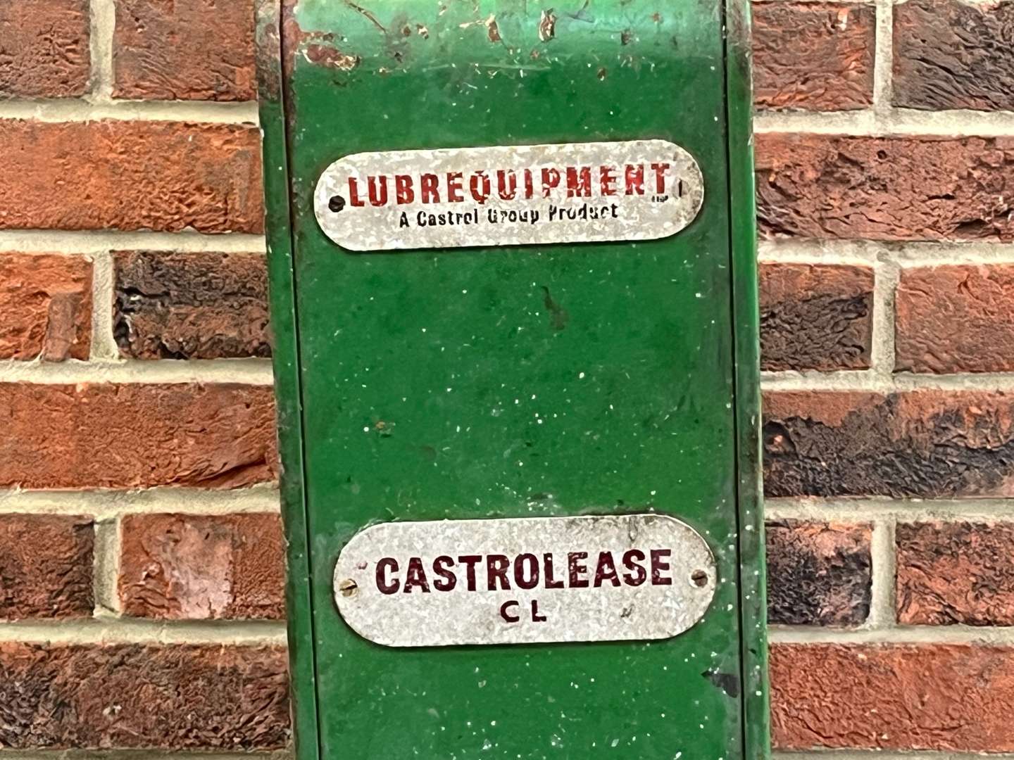 <p>Castrol Wall Mounted Grease Line</p>