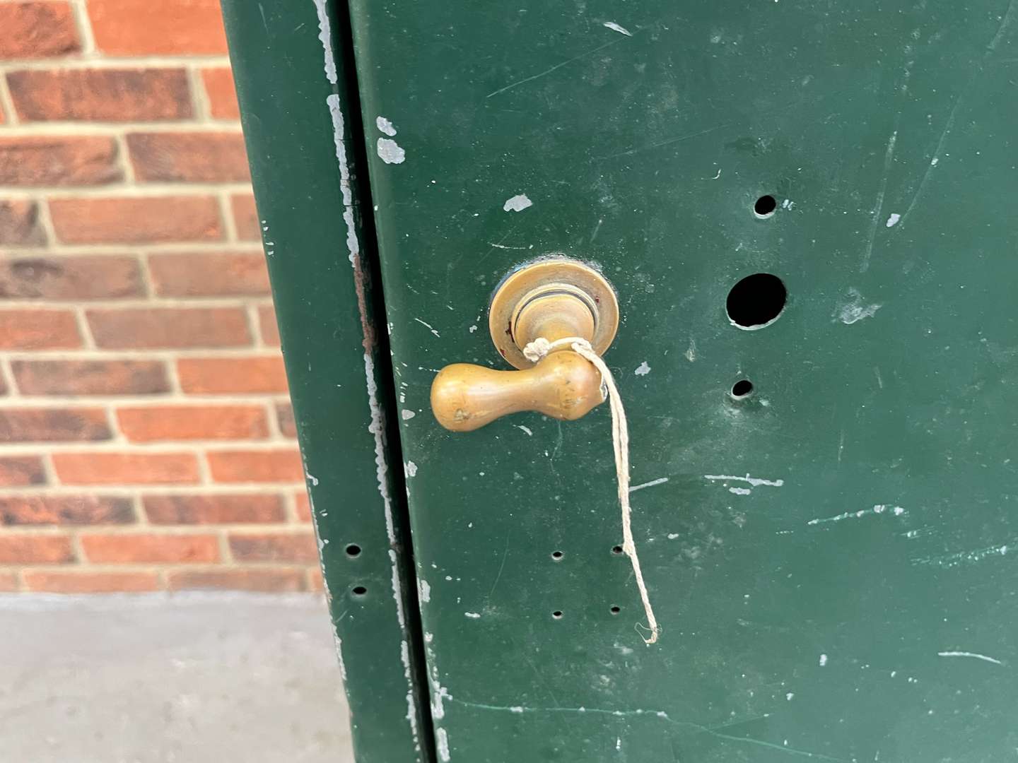 <p>Castrol Original Oil Cabinet</p>