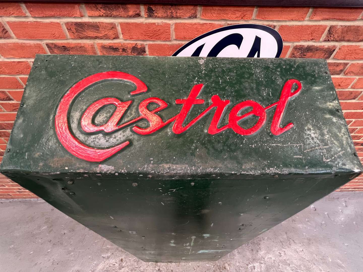 <p>Castrol Original Oil Cabinet</p>