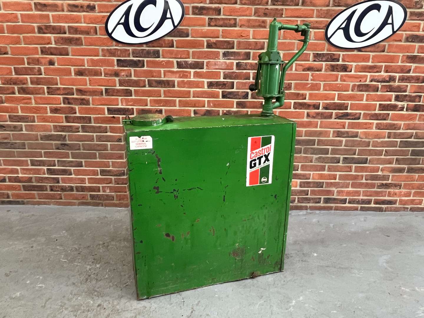 <p>Castrol Oil Tank</p>