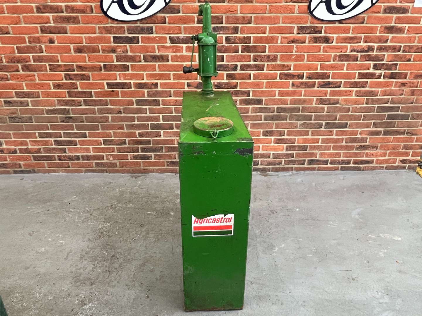 <p>Castrol Oil Tank</p>