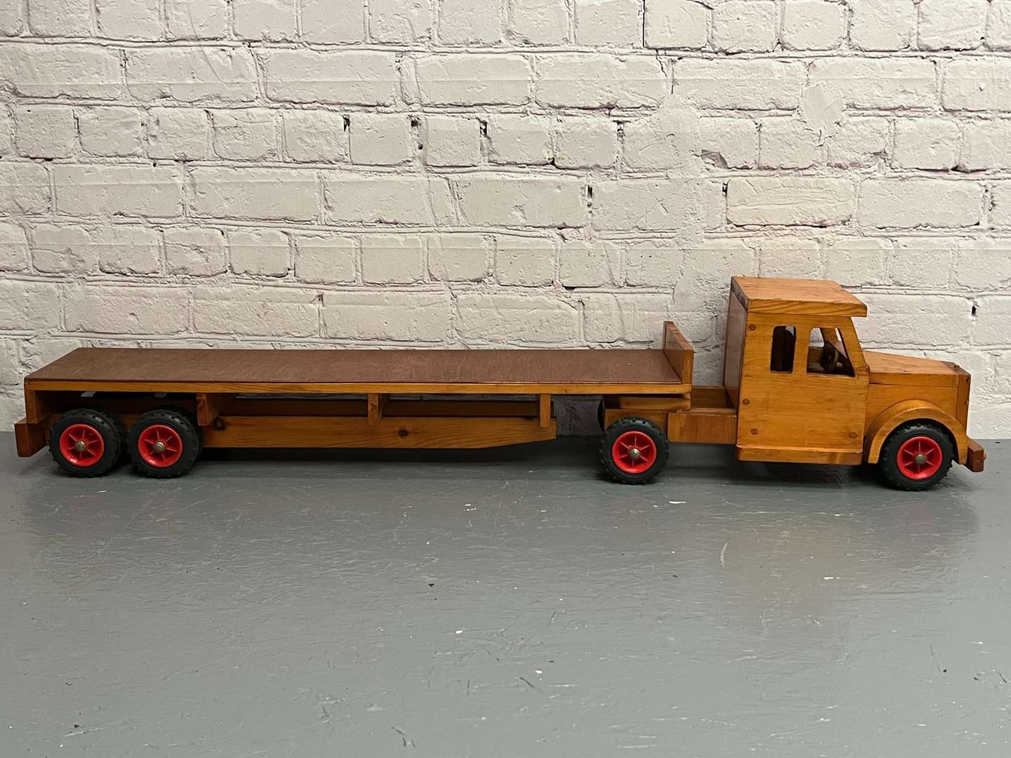 <p>Wooden Scratch Built Lorry and Trailer</p>