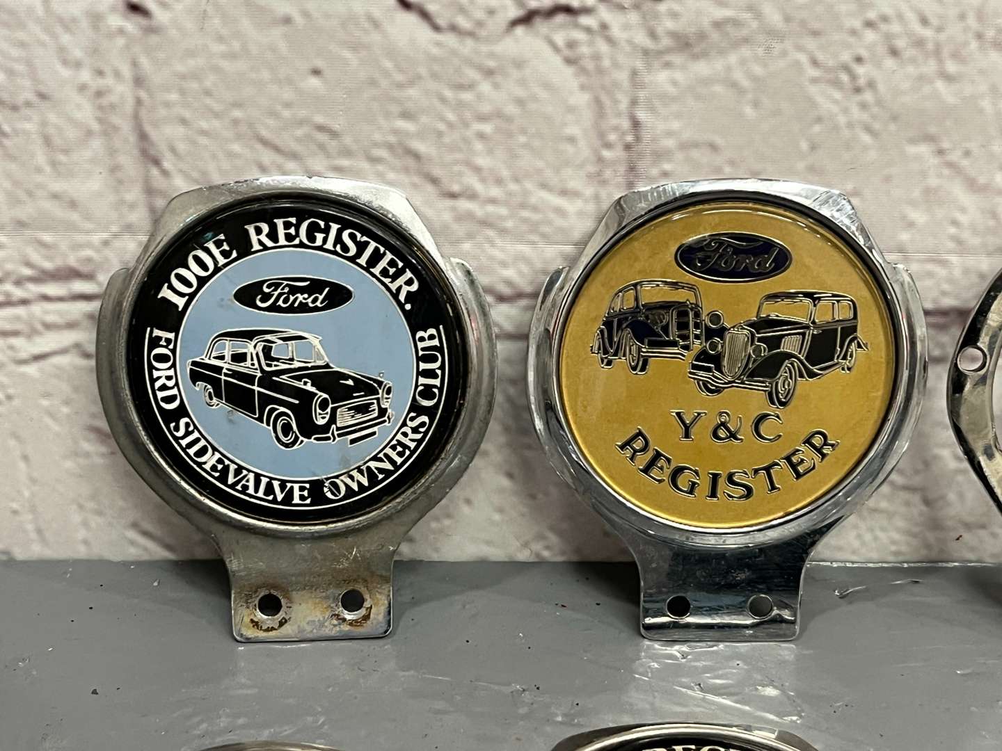 <p>Quantity Classic Car Badges</p>