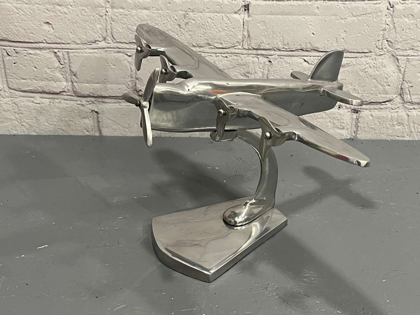 <p>Model Aeroplane Aluminium Desk Display</p>