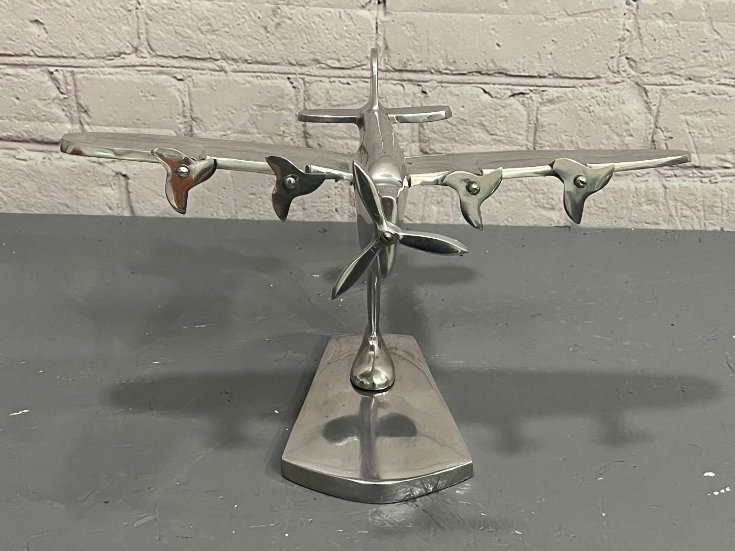 <p>Model Aeroplane Aluminium Desk Display</p>