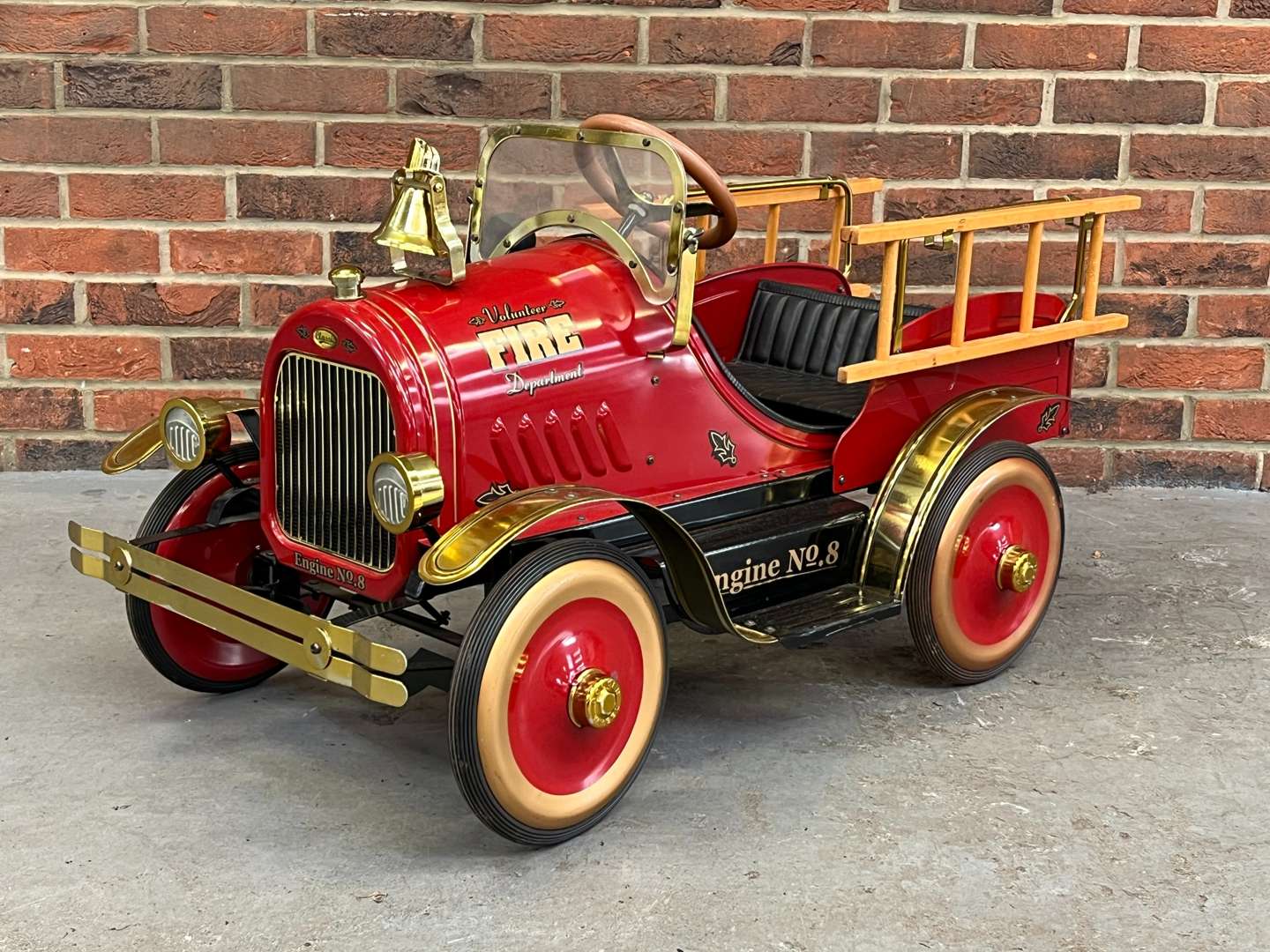 <p>Fire Engine Tin Plate Childs Pedal Car</p>