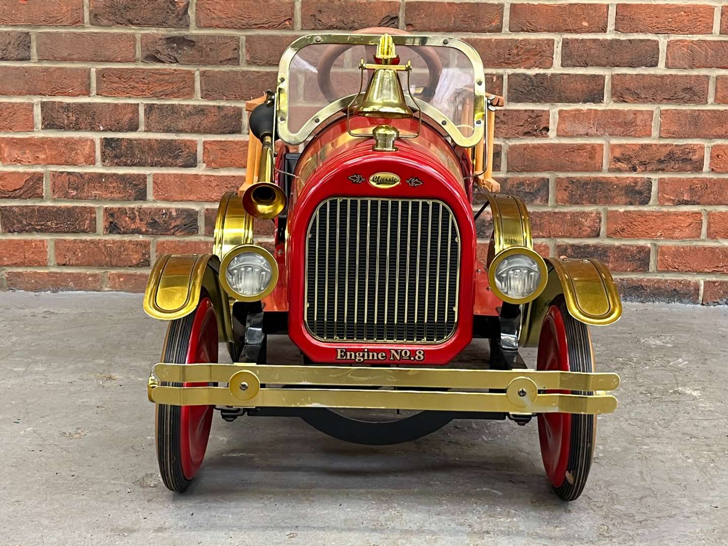 <p>Fire Engine Tin Plate Childs Pedal Car</p>