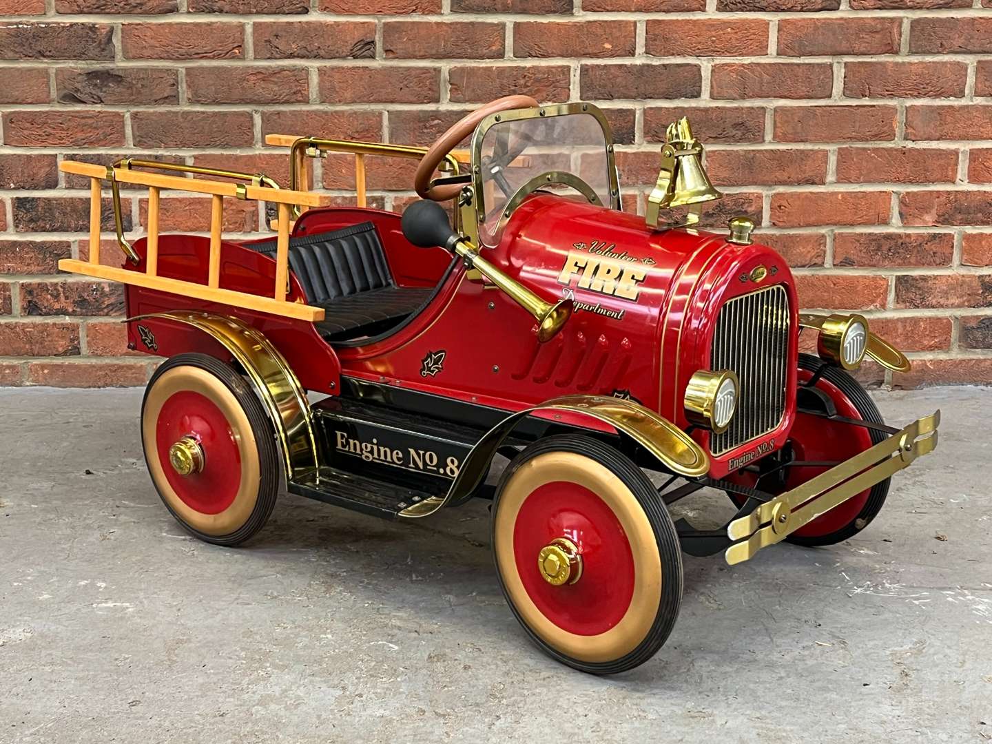 <p>Fire Engine Tin Plate Childs Pedal Car</p>