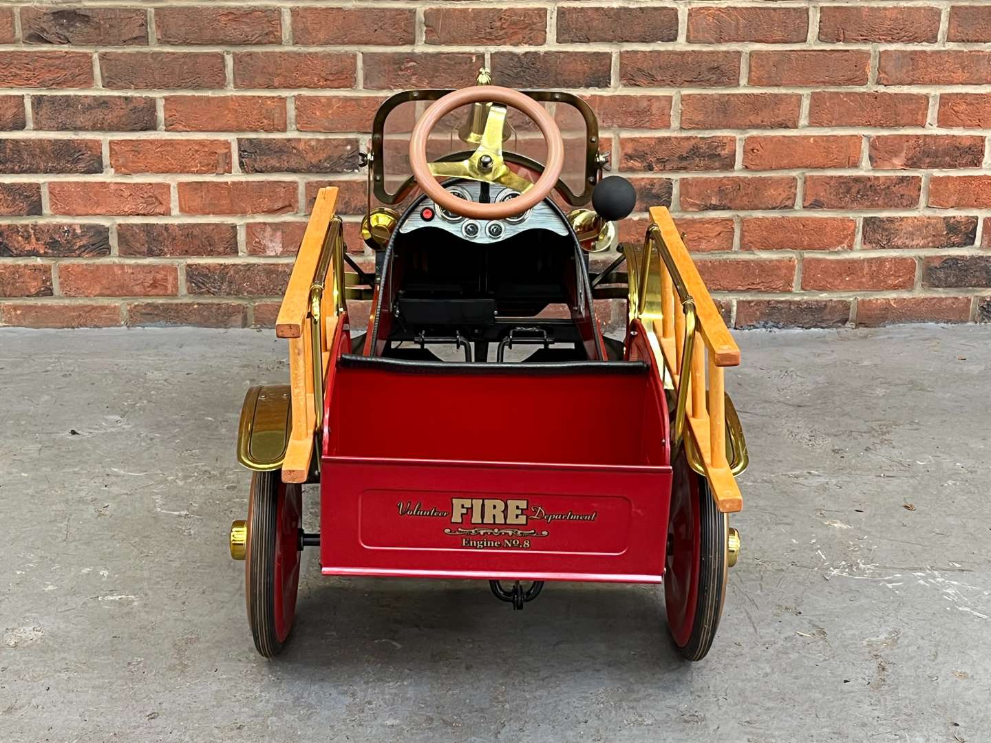 <p>Fire Engine Tin Plate Childs Pedal Car</p>