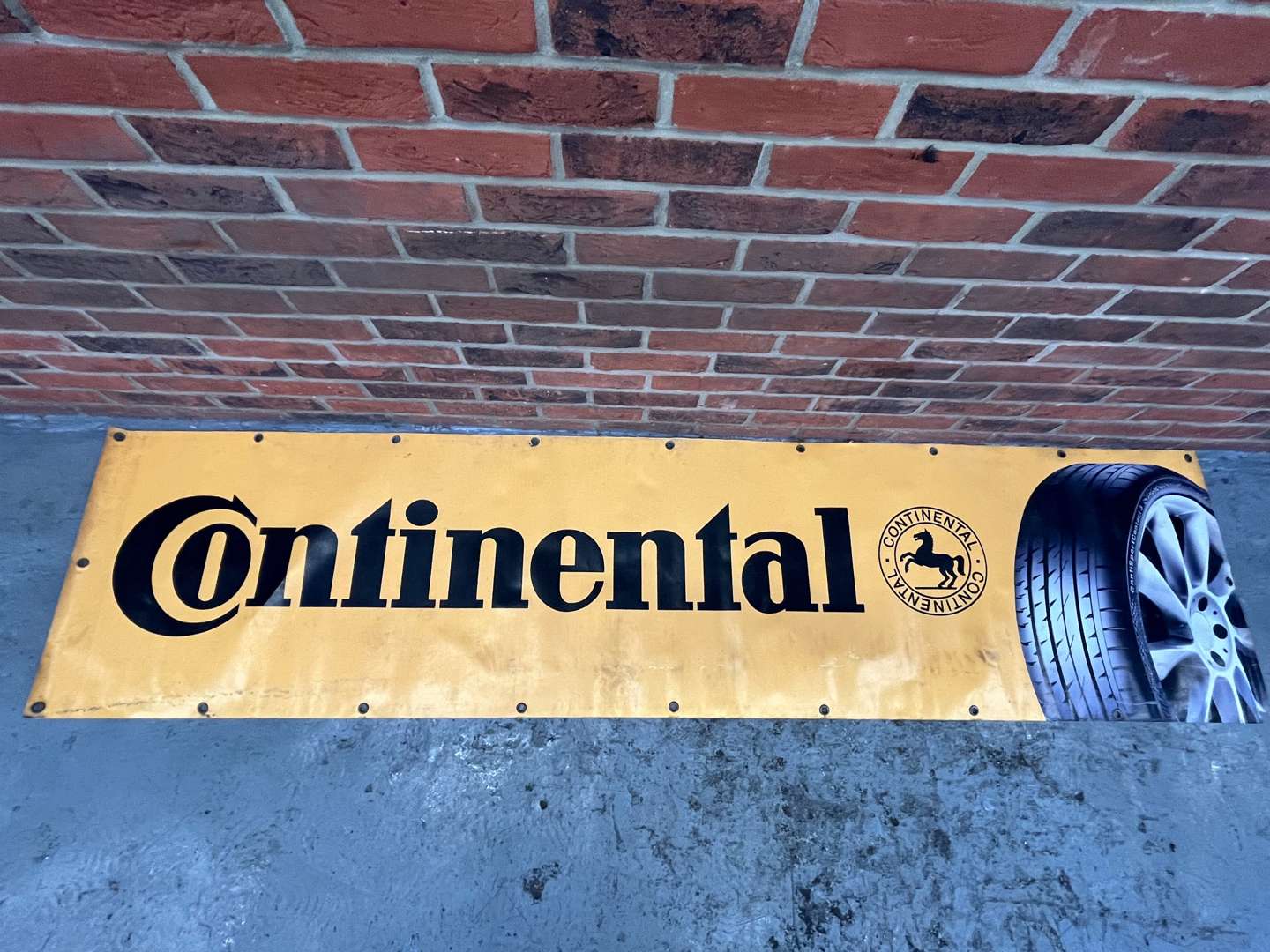 <p>Continental Tyres Banner</p>