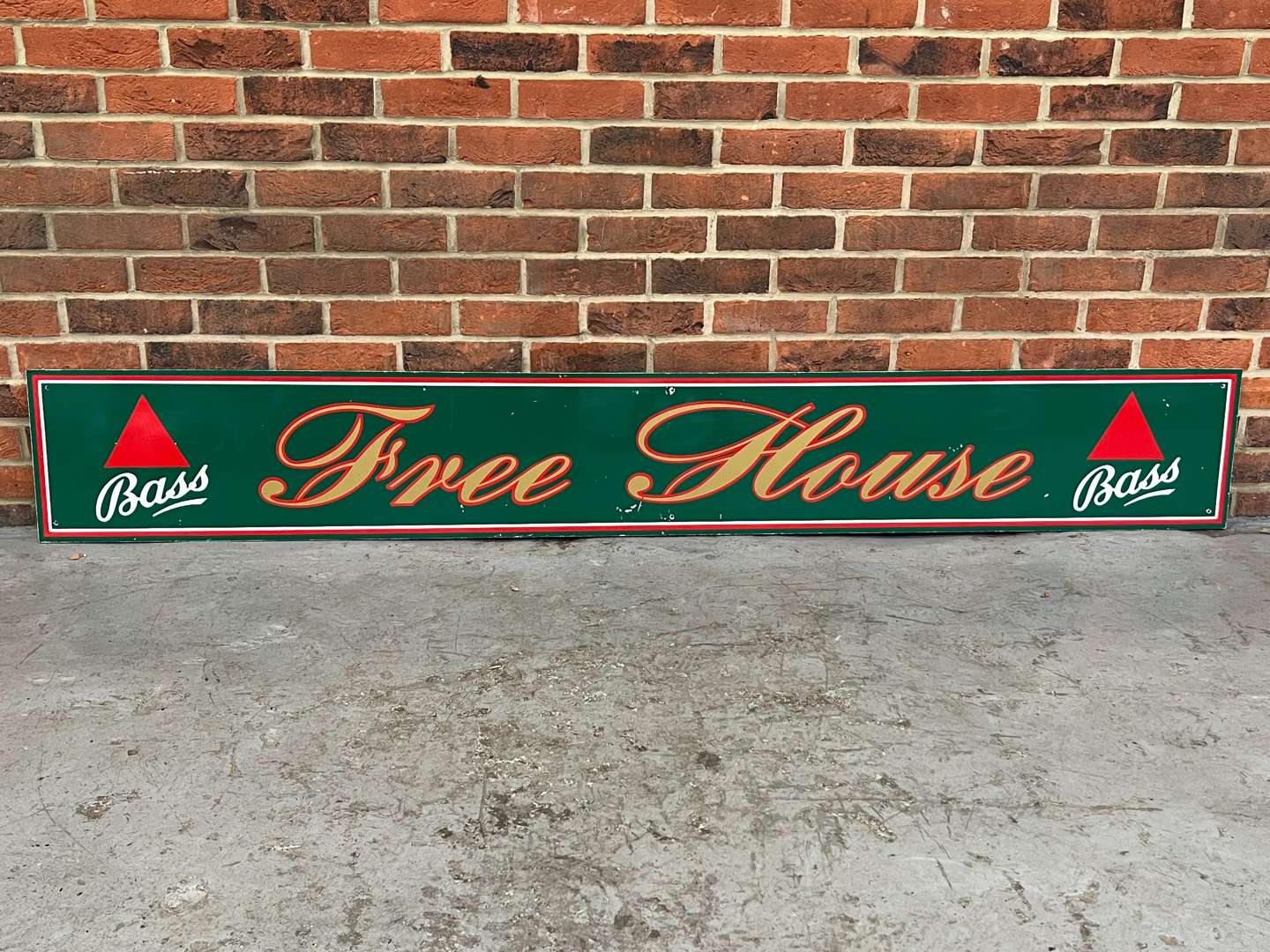 <p>Bass Free House Metal Pub Sign</p>