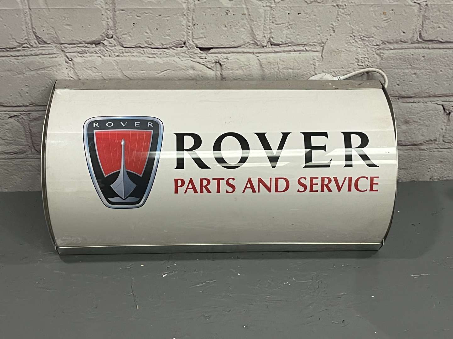 <p>Rover Parts and Service Illuminated Sign</p>