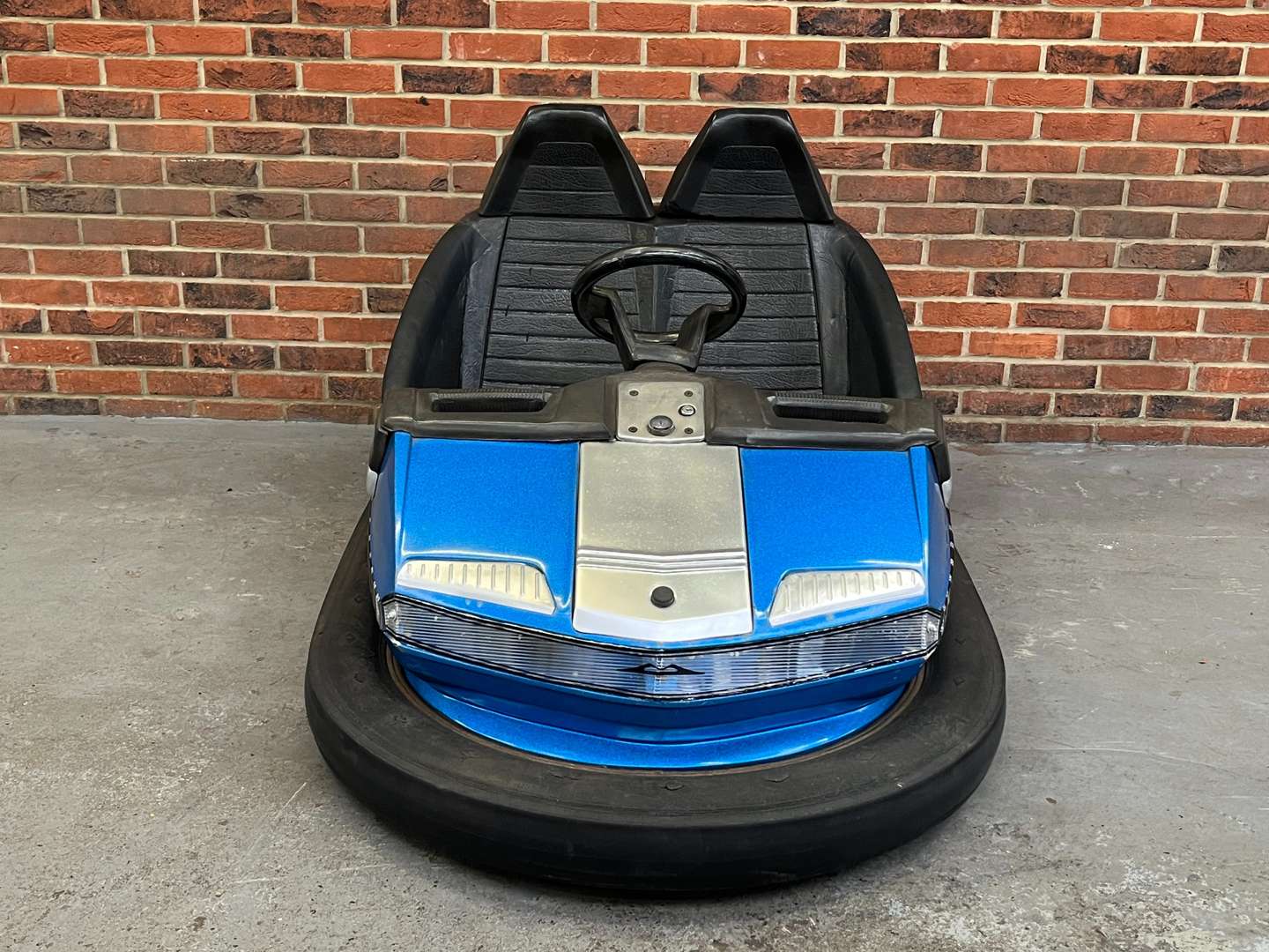 <p>Vintage Reverchon Dodgem Car</p>