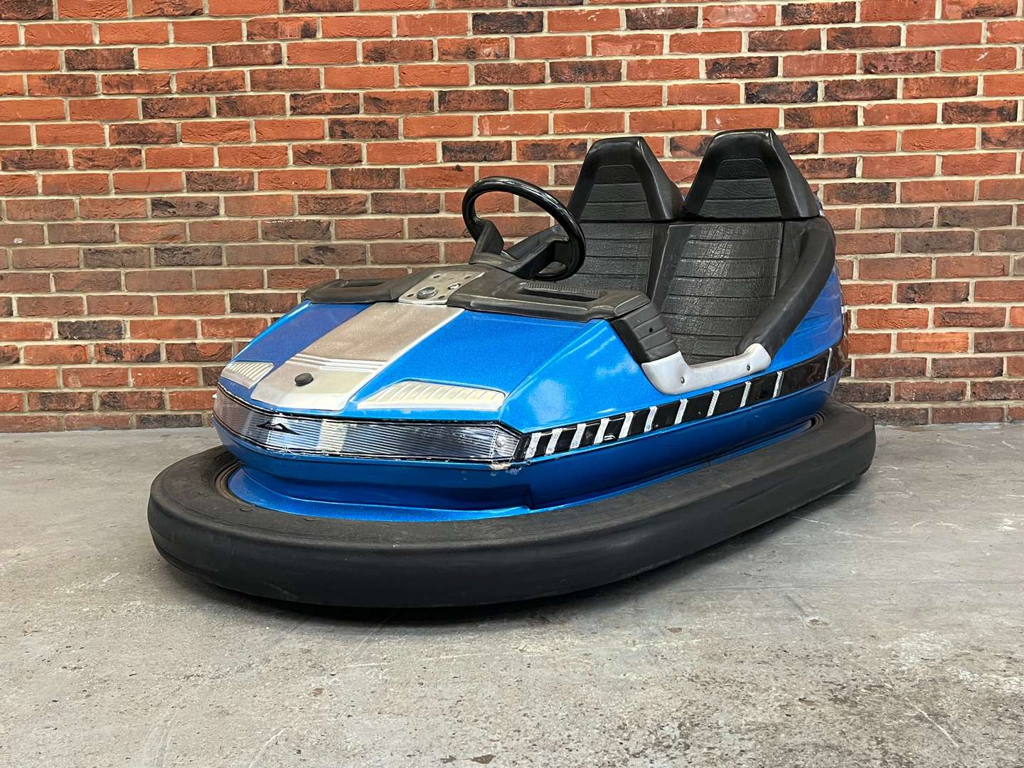 <p>Vintage Reverchon Dodgem Car</p>