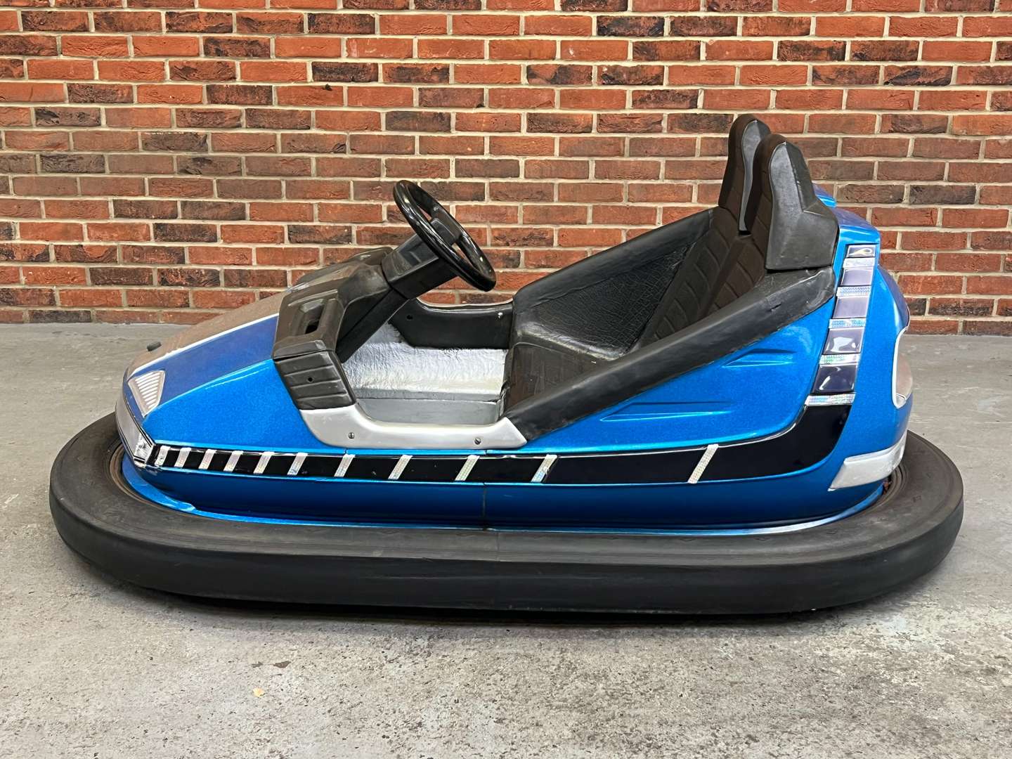 <p>Vintage Reverchon Dodgem Car</p>