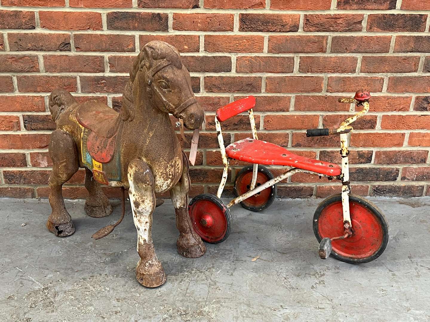 <p>Tin Plate Childs Trike and Horse (For Restoration)</p>