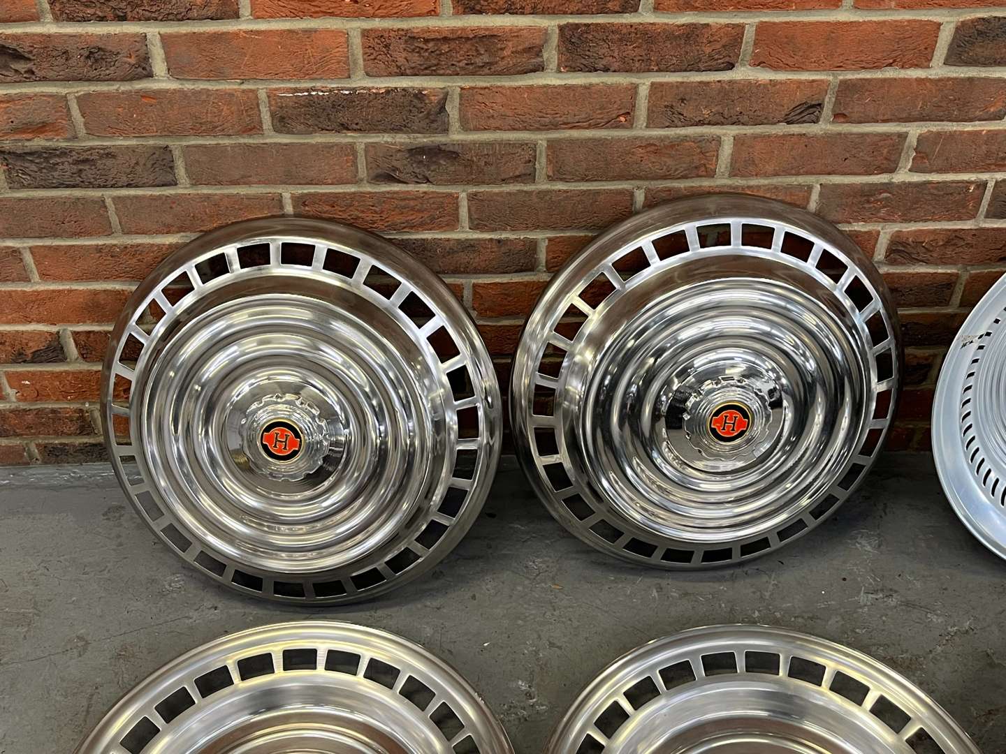 <p>Lorry Commercial 21.5Inch Wheel Trims</p>