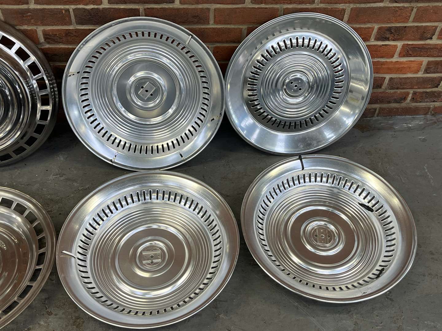 <p>Lorry Commercial 21.5Inch Wheel Trims</p>