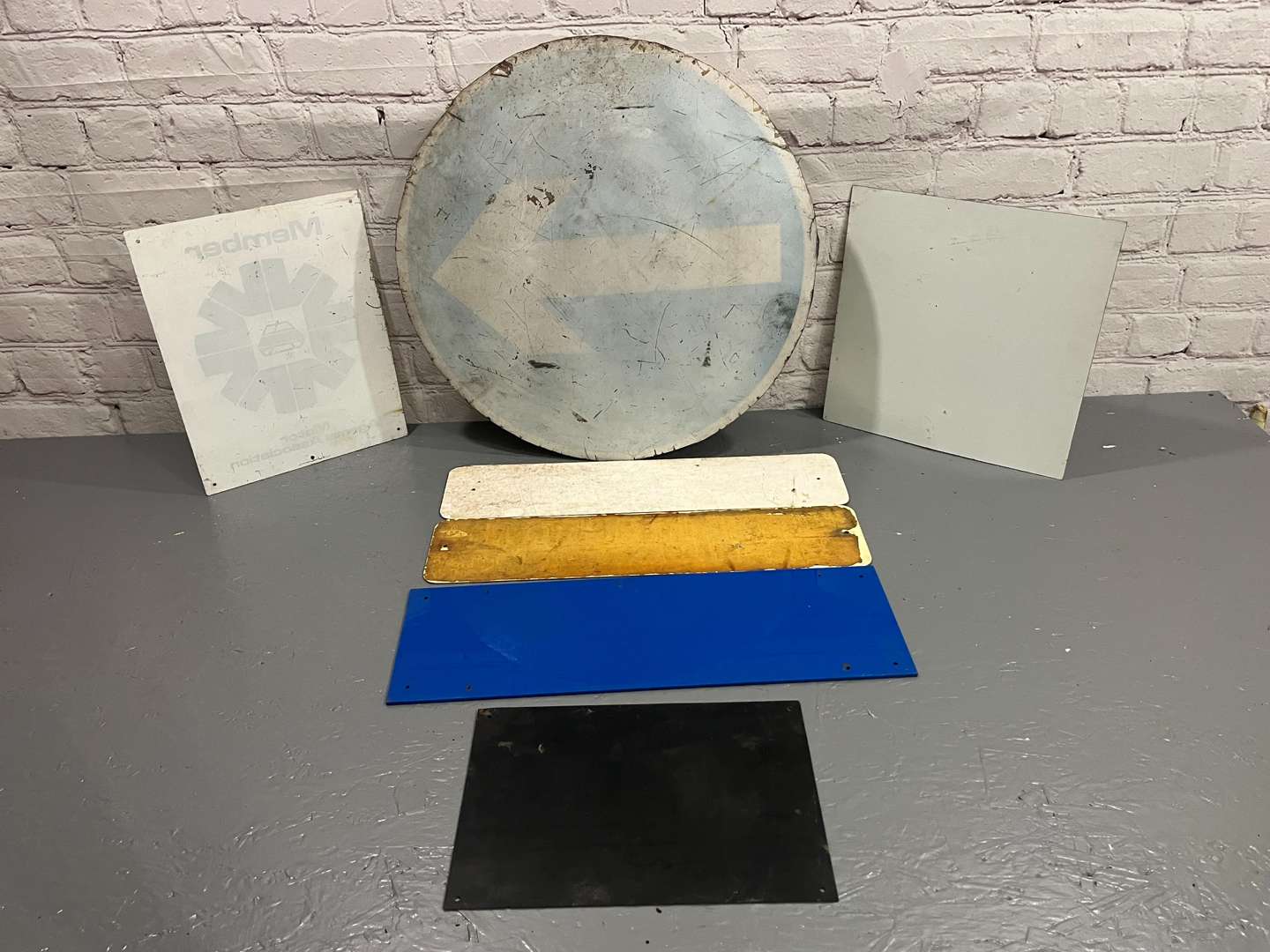 <p>Seven Plastic Motoring Related Sign</p>