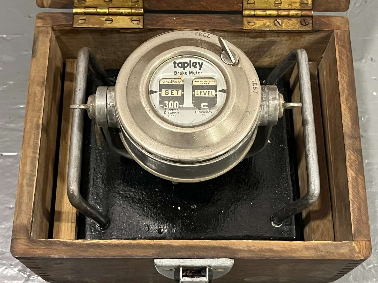 <p>Ferodo Vintage Boxed Brake Tester</p>