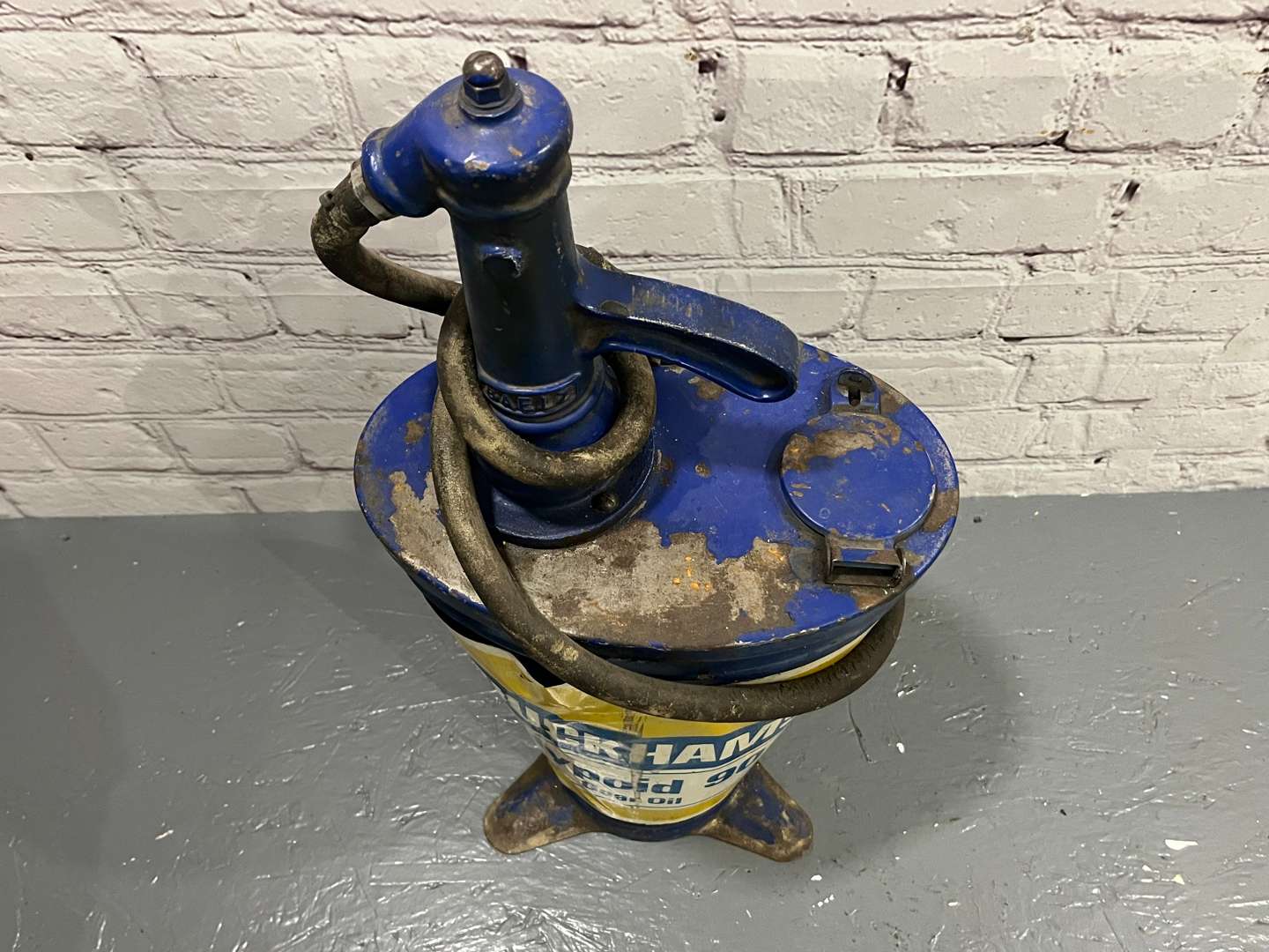 <p>Duckhams Gear Oil Forecourt Dispenser&nbsp;</p>