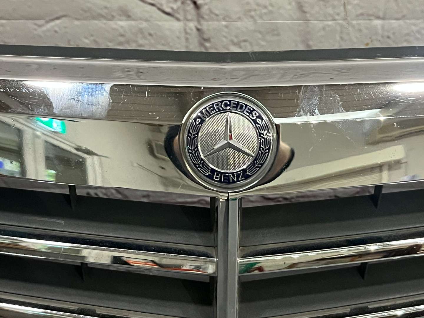 <p>Mercedes C Class Front Grille &nbsp;</p>