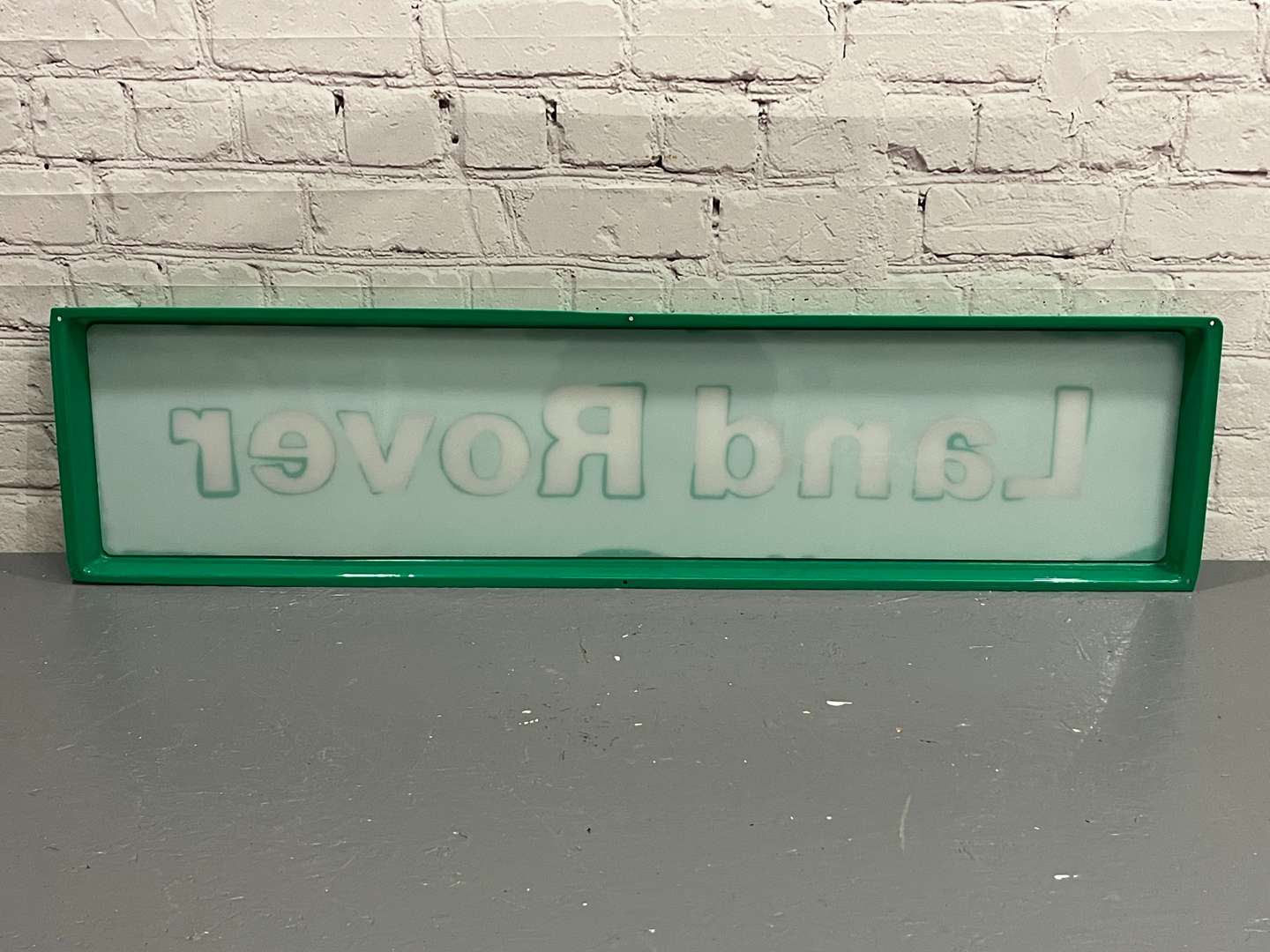 <p>Land Rover Plastic Dealership Sign</p>