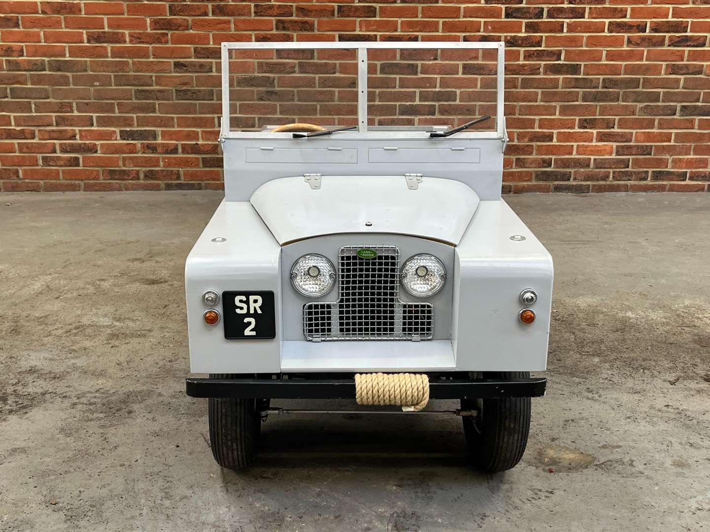 <p>Toylander Land Rover and Trailer&nbsp;</p>