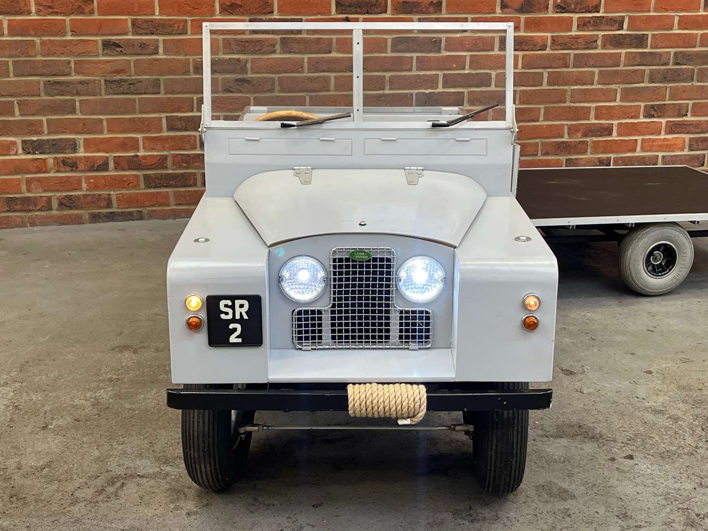 <p>Toylander Land Rover and Trailer&nbsp;</p>