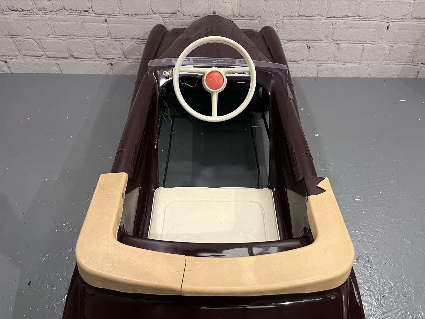 <p>Rolls Royce Tri-ang Silver Cloud III Plastic Childs Pedal Car</p>