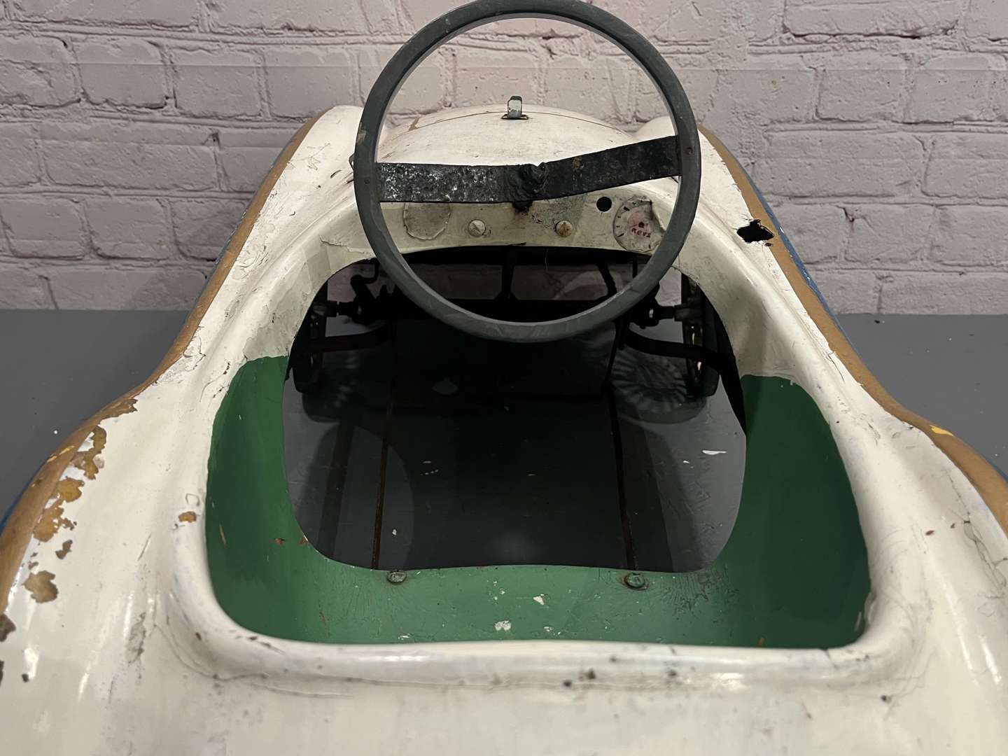 <p>MGA Rare Fibreglass Childs Pedal Car</p>