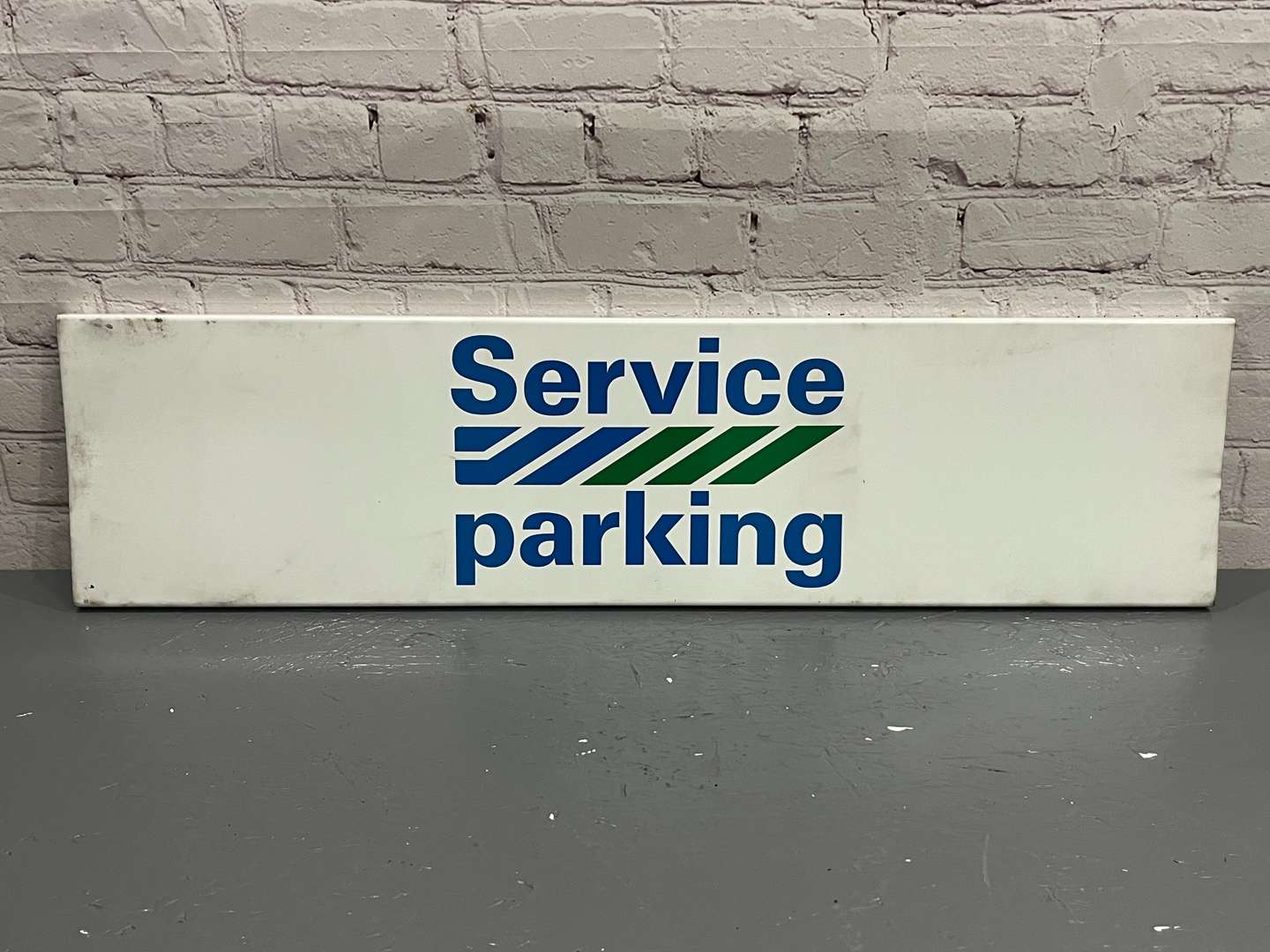 <p>Austin Rover Metal Original Service Parking Sign</p>