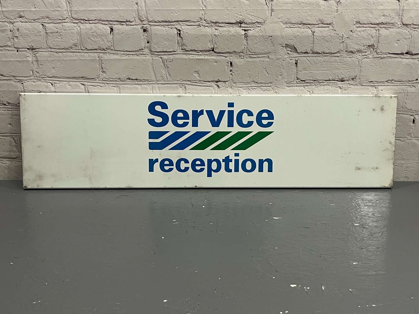 <p>Austin Rover Metal Original Service Parking Sign&nbsp;</p>