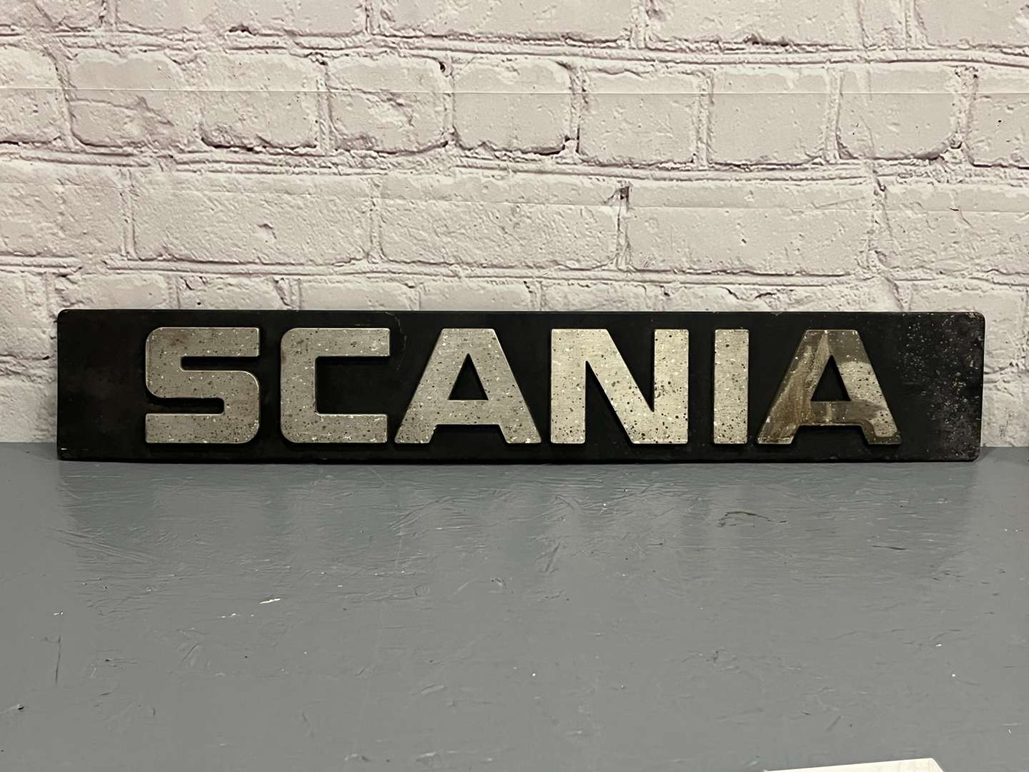 <p>Scania Metal Sign</p>