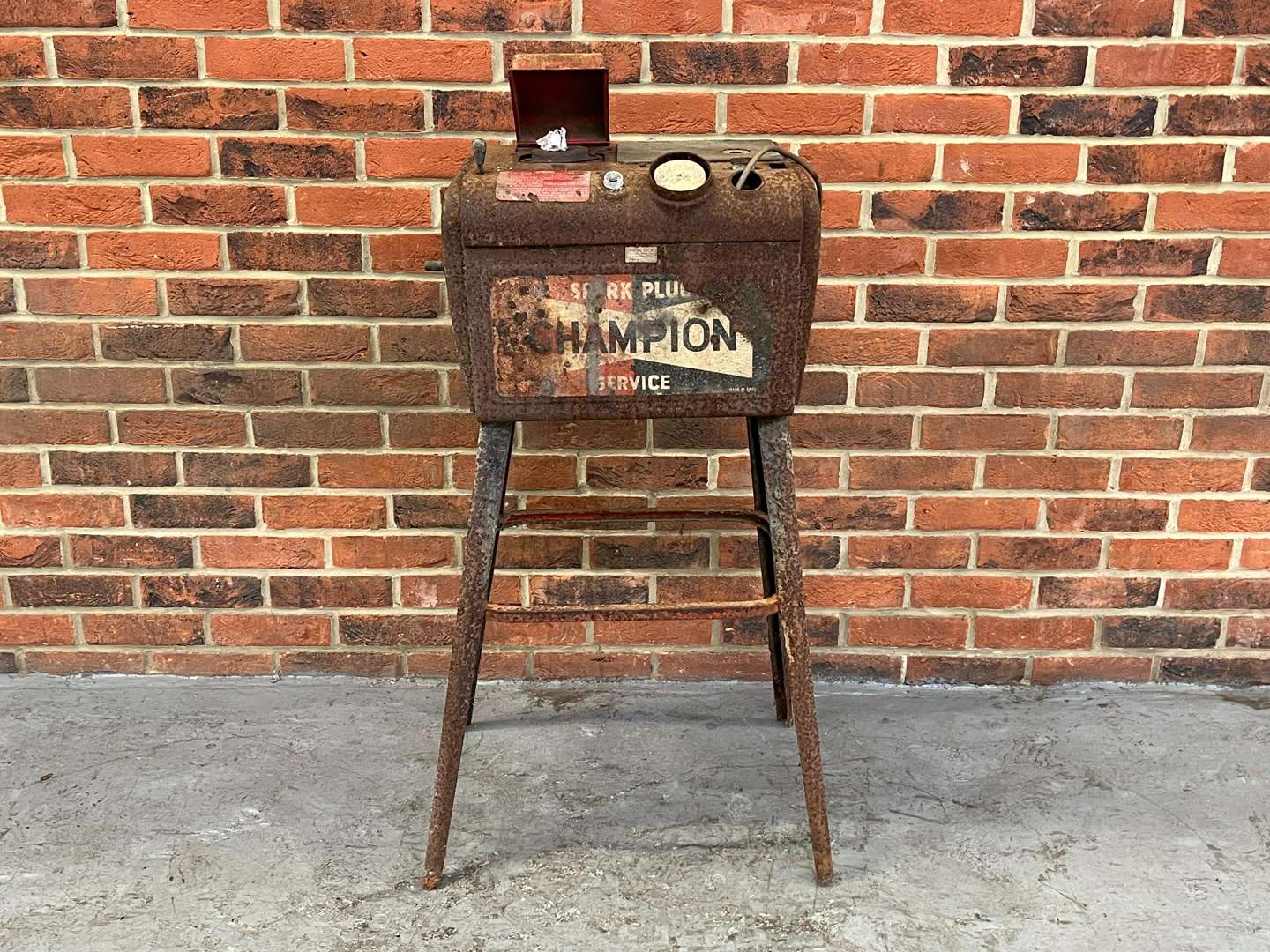 <p>Champion Spark Plug Tester</p>