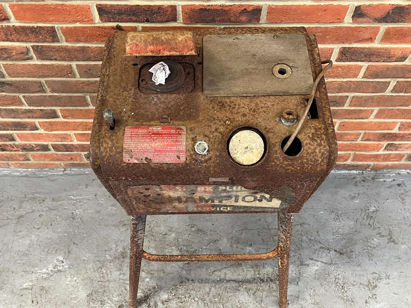 <p>Champion Spark Plug Tester</p>