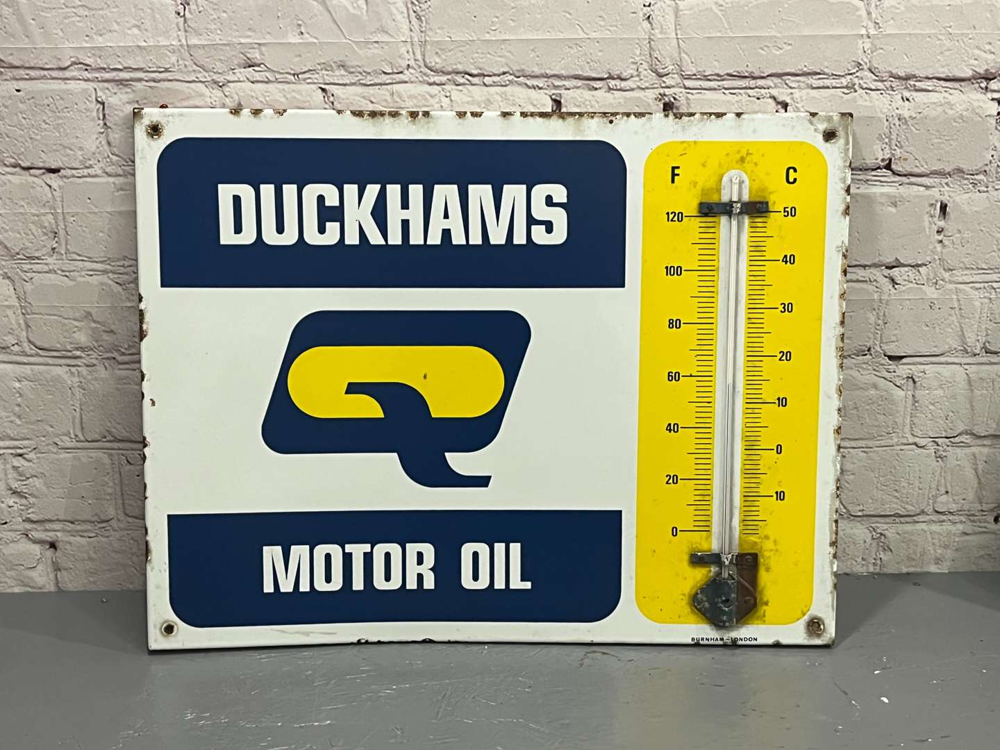 <p>Duckhams Q Motor Oil Thermometer Enamel Sign</p>