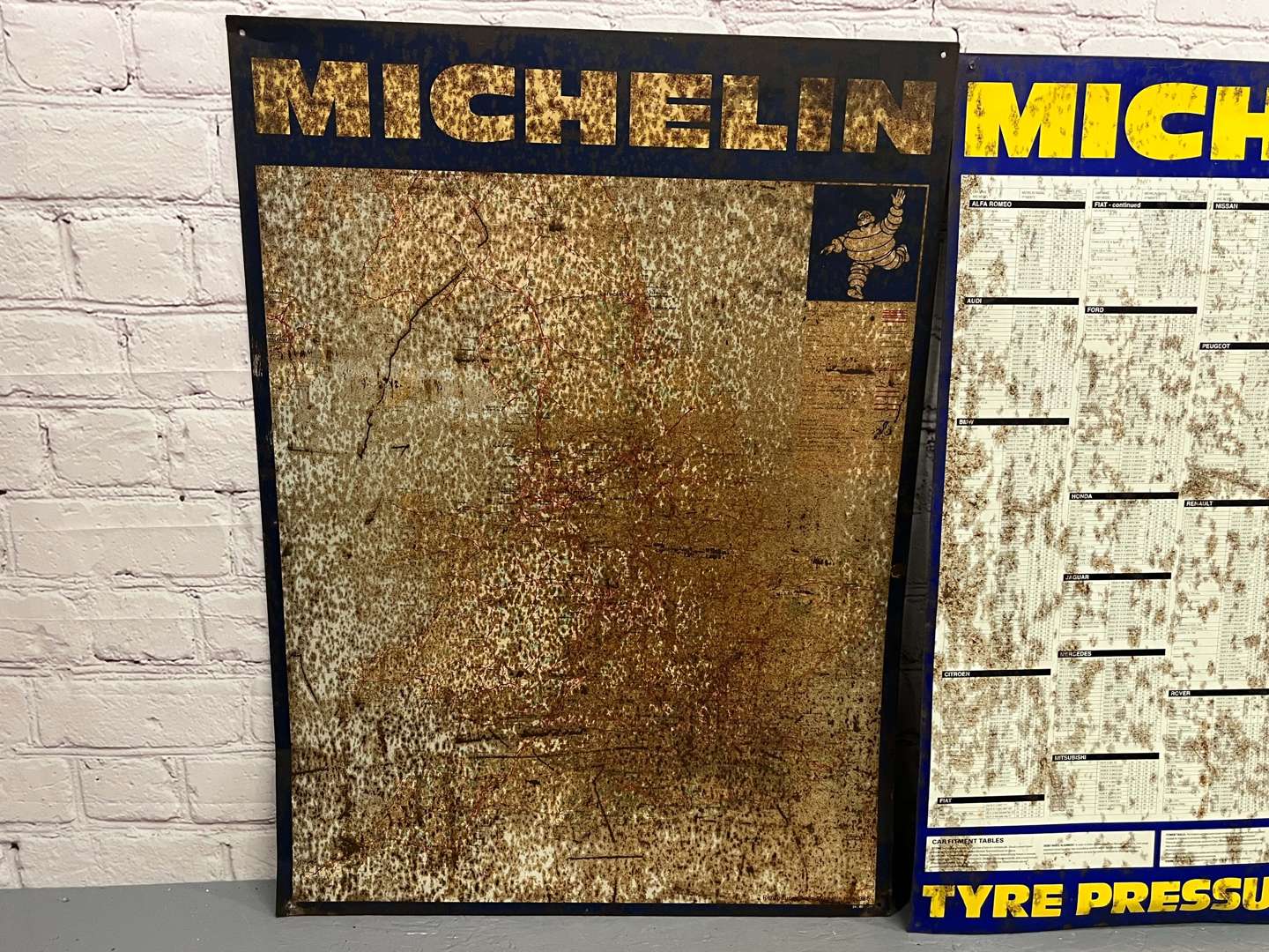 <p>Michelin Map and Tyre Pressure Original Signs (2)</p>